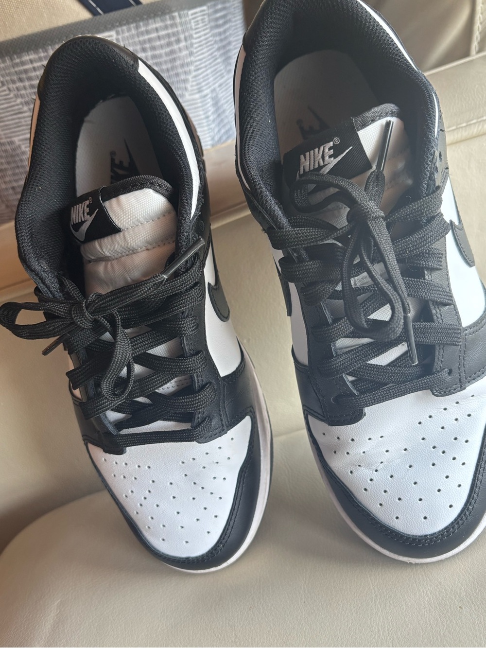 Nike Women's Black and White Athletic Sneakers